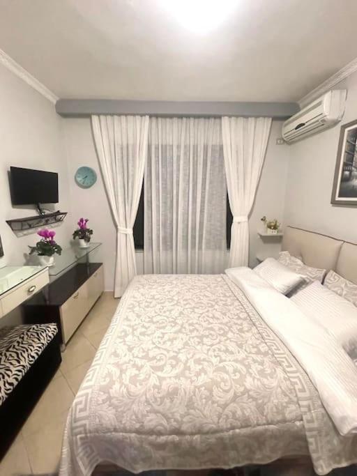 Nice Central Apartment In Tirana City מראה חיצוני תמונה